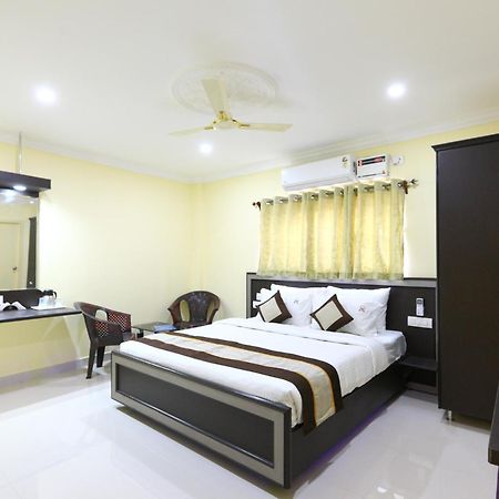 Pleasant Days Hotel Chennai Exterior photo